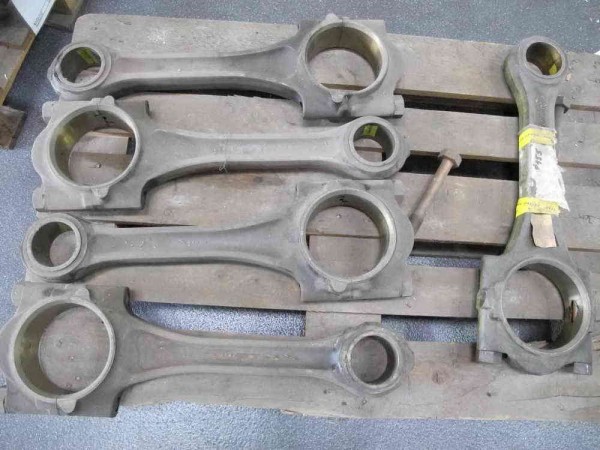 Connecting rod for KHD DEUTZ 528 USED !!